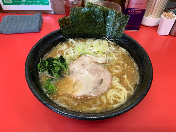 「ラーメン　ネギトッピング」@横浜家系  一二三家の写真