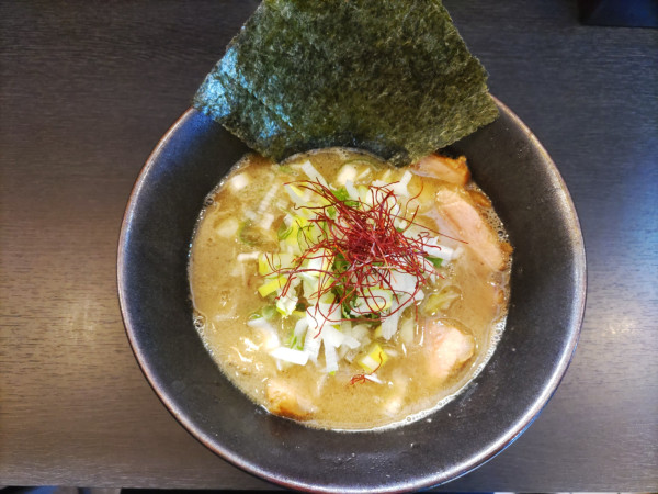 「焼きあごラーメン（醤油）」@麺屋なにがしの写真