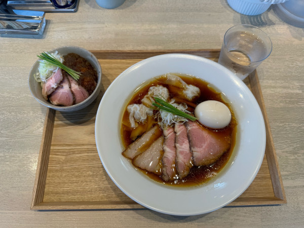 「特製　中華蕎麦《醤油》」@宍道湖しじみ中華蕎麦 琥珀 東京本店の写真