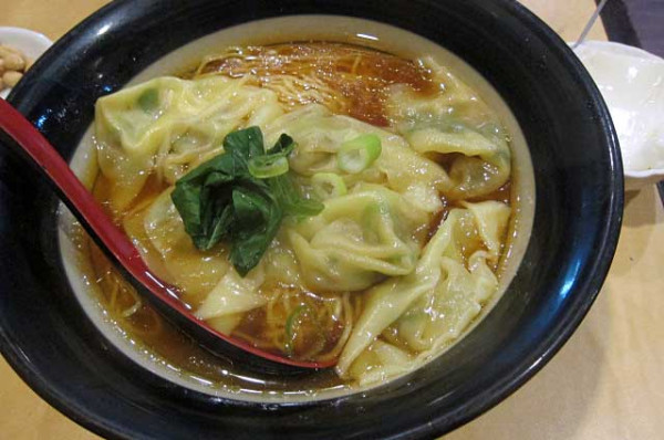 「ワンタンメン　750円」@花彫酒家の写真