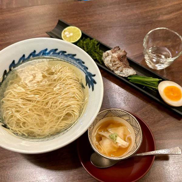「京AFURIらーめん 鯛の潮仕立て トッピング全部のせ＋獺祭」@京AFURI SAKE & RAMEN by SHIMOGAMOSARYOの写真