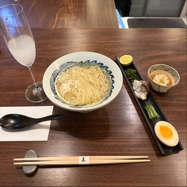 「京AFURIらーめん鯛の潮仕立て トッピング全部乗せ」@京AFURI SAKE & RAMEN by SHIMOGAMOSARYOの写真