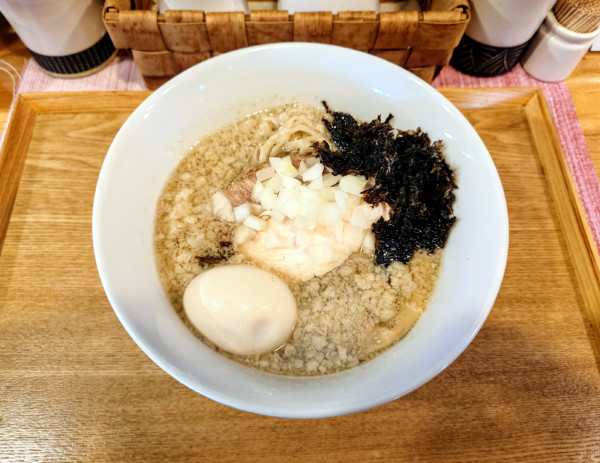 「限定 背脂と煮干しのそば+味玉」@中華蕎麦 はざまの写真