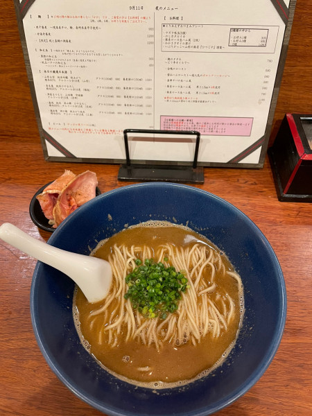「煮干蕎麦＋豚肩ロース生ハム風」@麺処 にぼし香 横浜店の写真