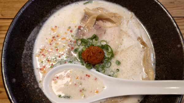 「赤豚骨　900円」@自家製多加水極太麺 ISAMIの写真