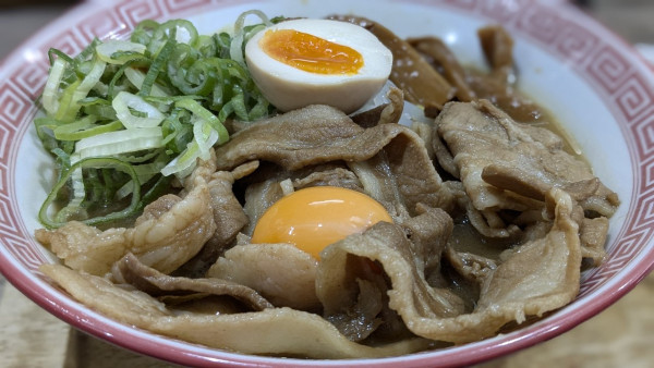 「全部増し小　生卵」@徳島NOODLE ぱどるの写真