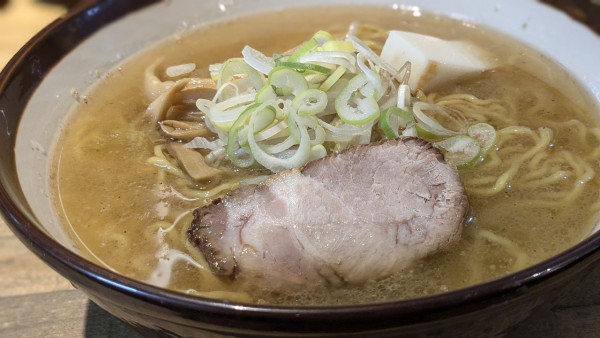 「塩　大盛　1300円」@すみれ 横浜店の写真