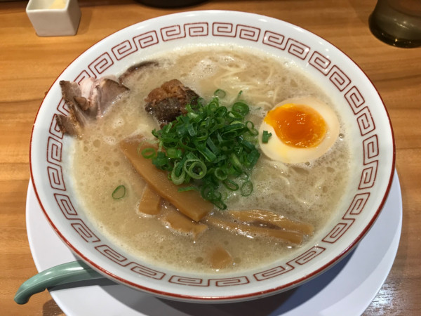 「だるまらーめん 990円＋半替え玉 100円」@だるま大使 無限 武蔵新城店の写真