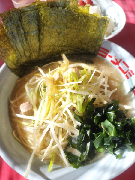 「ネギラーメン 海苔増し」@新ラーメンショップ 狭山本部の写真