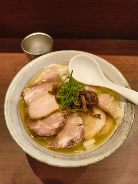 「チャーシューワンタン麺　塩+大盛　2000円」@らぁ麺 花筏の写真