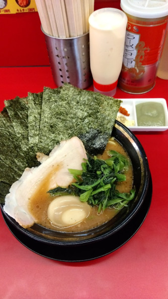 「のりたまラーメン」@家系ラーメン王道家直伝 との丸家 松飛台店の写真