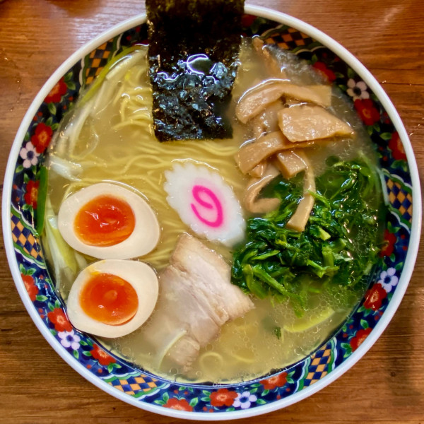 「塩そば味玉入り ¥900円（大盛り無料）」@函館らーめん 船見坂の写真