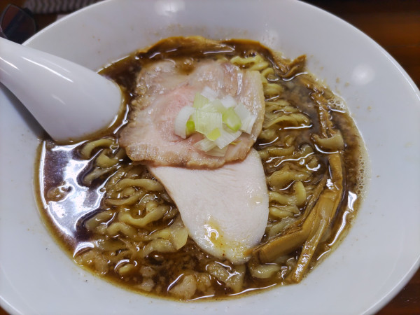 「イカ煮干しらぁ麺 1050円」@無化調煮干しらぁ麺 誠実の写真
