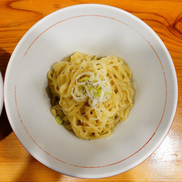 「麺と醤油＋生卵」@らーめん かねかつの写真