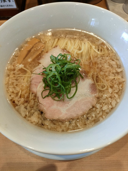 「背脂醤油ラーメン」@らぁ麺はやし田 岩槻店の写真
