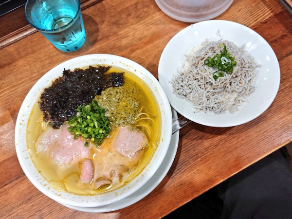 「牡蠣塩ラーメン、しらす丼」@無冠 阿佐ヶ谷の写真