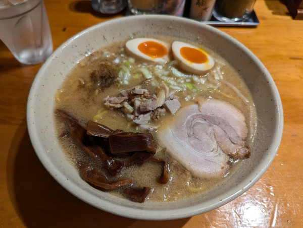 「味噌ラーメン味玉1030円」@つじ田 味噌の章の写真