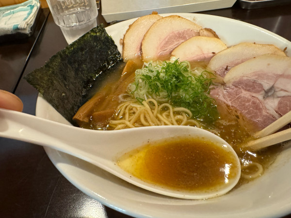 「煮干しと鶏のチャーシューめん1350円」@中華そば 八の写真