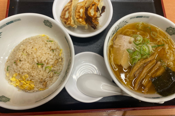 「半ラーメン+半炒飯+3餃子」@日高屋 王子駅前明治通店の写真