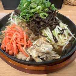 鉄板焼きラーメン（並盛・100g）840円