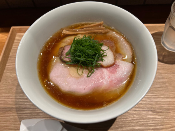 「チャーシュー醤油らぁめん」@麺 ふじさきの写真