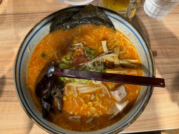 「辛口味噌ラーメン」@白樺山荘 北海道ラーメン道場店の写真