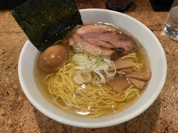 「あっさり塩らーめん（ネギ油入り）・味玉・替え玉」@きくちひろきの写真