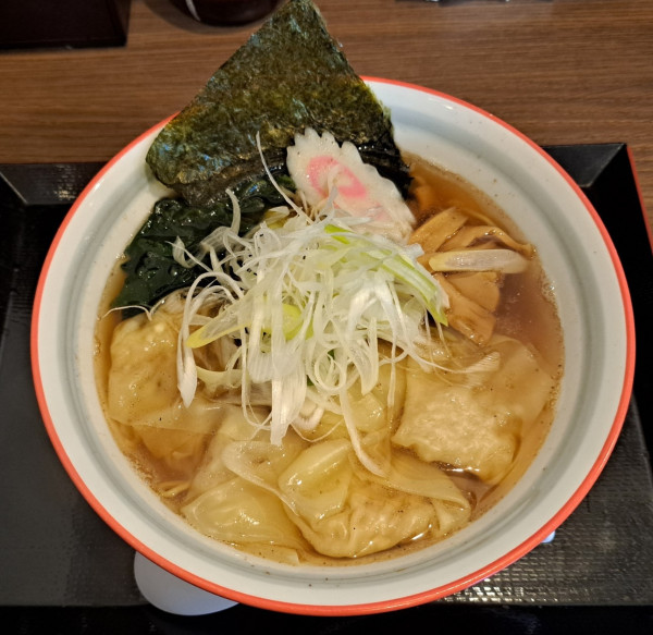 「肉いっぱいワンタンめん800円」@らーめん武まるの写真