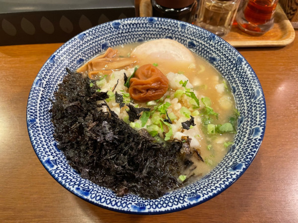 「二色ラーメン」@麺屋 いろはの写真