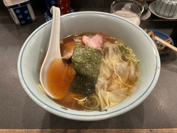「ワンタンメン」@支那そば めでた屋の写真