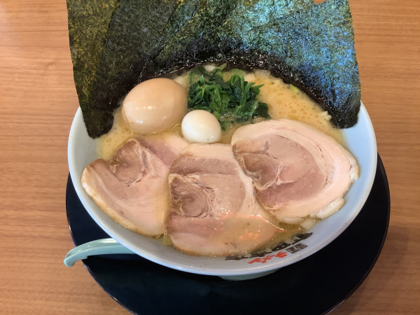 「MAXラーメン（醤油）　1100円」@町田商店 小田原成田店の写真