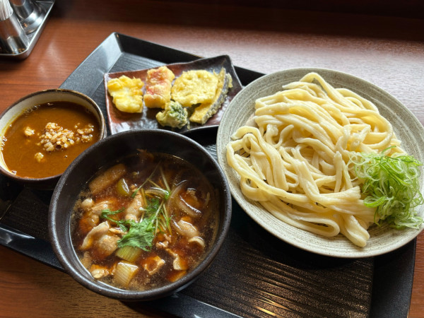 「肉汁うどん(中盛)1100円(食べ放題)」@武蔵野うどん 竹國 東久留米店の写真