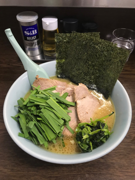 「チャーシューメン 1,000円＋にら 100円」@とんぱた亭 片倉町店の写真