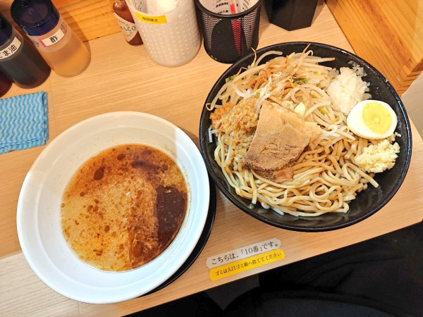 「塩マー油つけ麺」@ラーメン 豚×豚×豚の写真