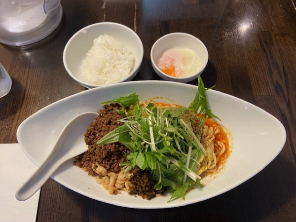 「「つゆ無し担担麺（白胡麻）／辛さ(辣油)3：痺れ(花椒)2」」@四川担担麺 阿吽 湯島店の写真