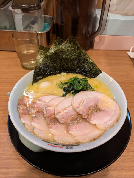 「塩豚骨チャーシュー麺」@町田商店 ゆめが丘ソラトス店の写真