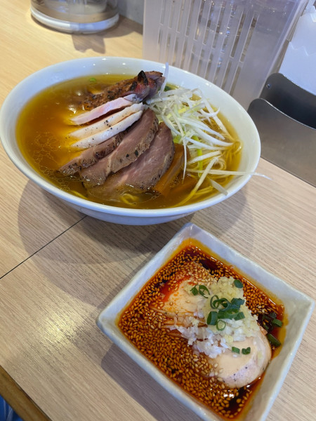 「チャーシュー芳醇香味そば(塩)+よだれ鶏」@麺屋 一燈の写真
