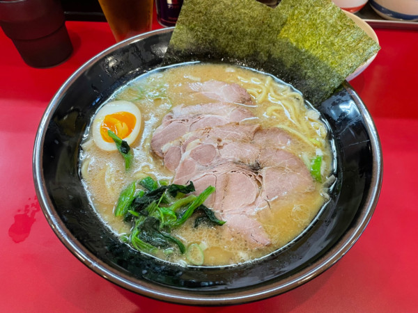 「中盛チャーシュー麺、瓶ビール」@横浜家系ラーメン 並木家の写真