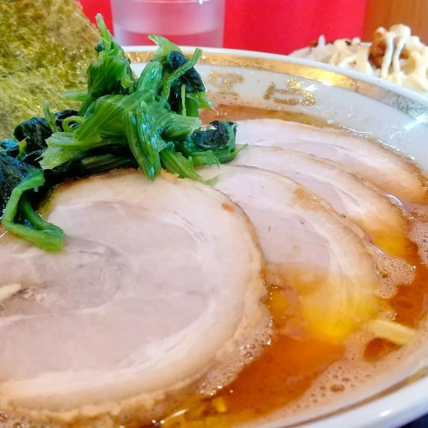 「#煮豚チャーシューメン #並盛 #麺硬め #油多め  #12」@家系ラーメン 裏大輝家 青物横丁店の写真