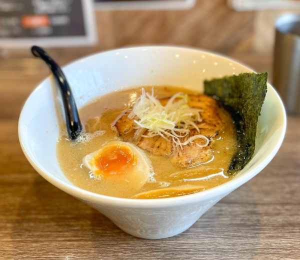 「インディー 900円」@INDIEラーメンの写真