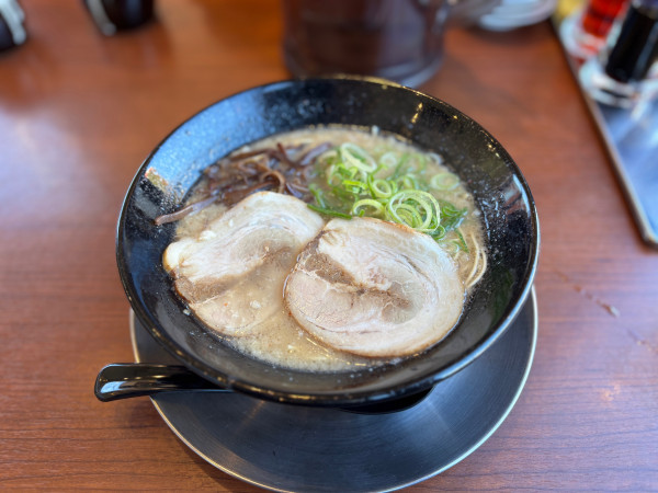 「とんこつラーメンバリカタ」@元祖中洲屋台ラーメン 一竜 伊勢崎宮子店の写真