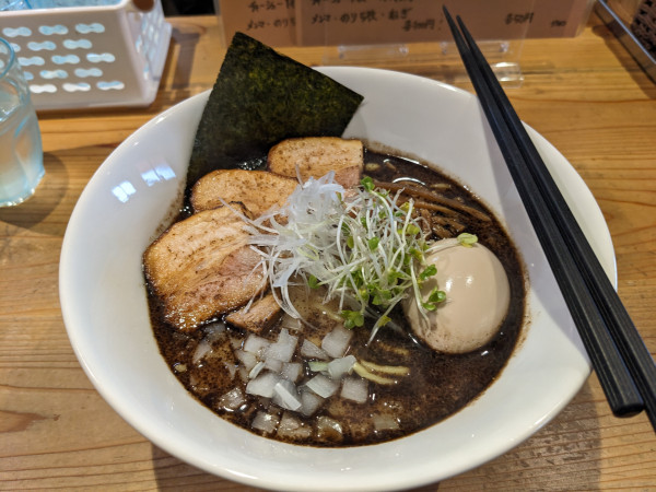 「まる得味噌ラーメン（黒）」@らZOKUの写真