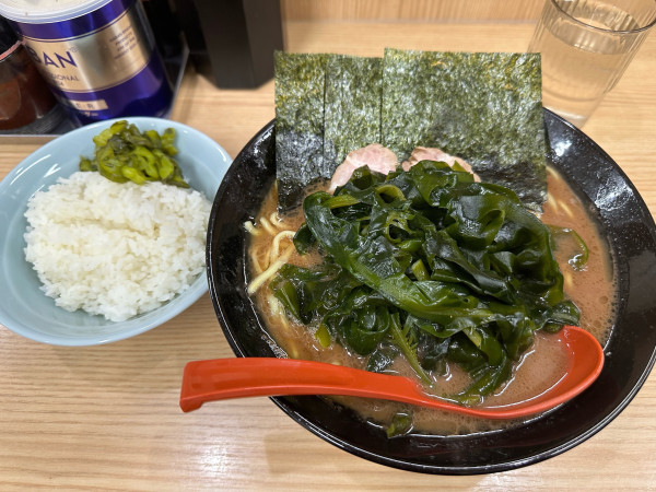 「わかめラーメン(中)」@横浜ラーメン 武蔵家 御茶ノ水店の写真