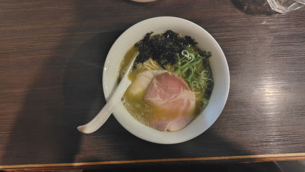 「浅利香味そば」@麺や でこの写真