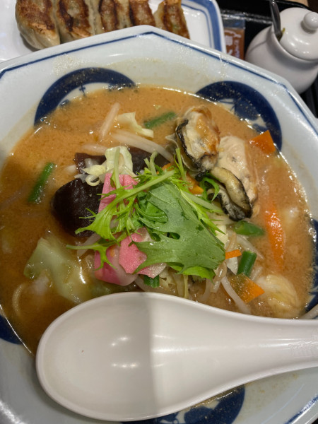 「季節限定：かきちゃんぽんかき２個（麺少な目）：910円」@リンガーハット 埼玉新座店の写真