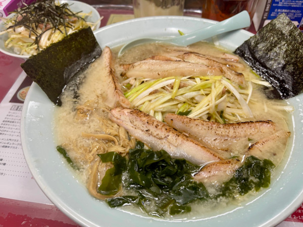 「ネギ豚トロチャーシュー麺  中盛」@ラーメンショップ幸手 金田亭の写真