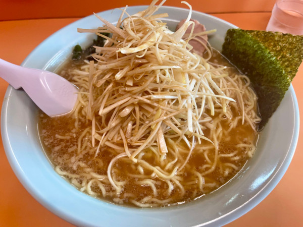 「ネギラーメン 中盛 ネギダブル」@ラーメンショップ 味源 朝霞店の写真