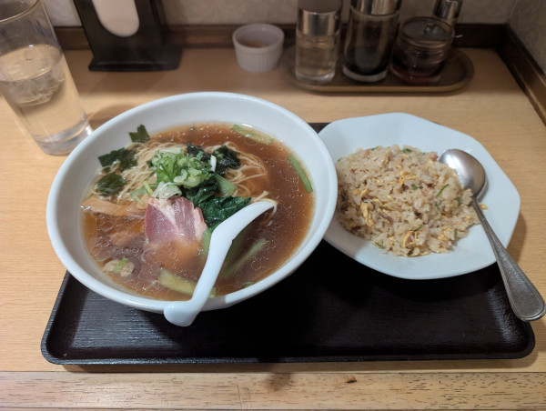「ラーメン・半チャーハン」@中国家常酒家 天心の写真