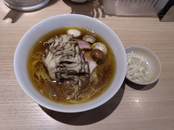 「11月水曜日限定　舞茸+αと清湯」@麺屋 一燈の写真