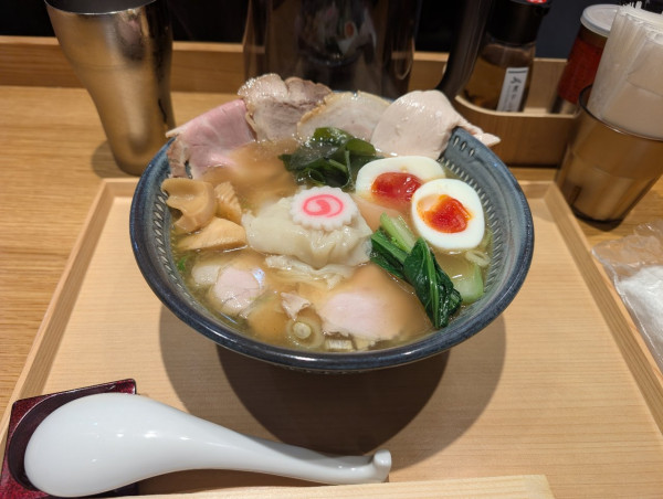 「特製中華そば」@ソラノイロ ARTISAN NOODLESの写真